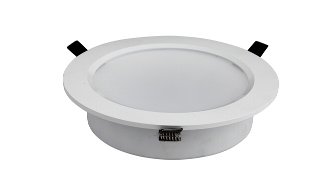 華輝照明LED筒燈驅(qū)動為恒流隔離外置驅(qū)動,便于安裝維護,與光源板實現(xiàn)完美匹配。 華輝照明LED筒燈驅(qū)動為恒流隔離外置驅(qū)動,便于安裝維護,與光源板實現(xiàn)完美匹配。