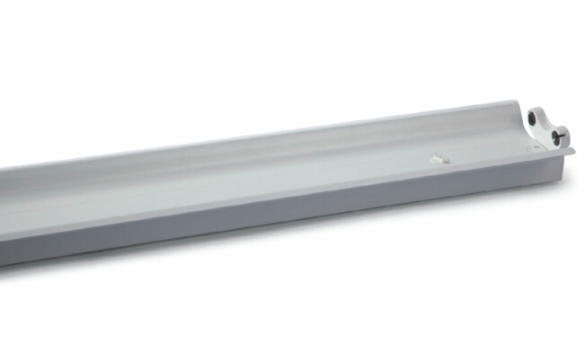 華輝照明日光燈支架，led燈管支架，一體化支架，燈管支架廠家廣泛應(yīng)用于寫字樓、辦公室、會議室等各類室內(nèi)照明工程。