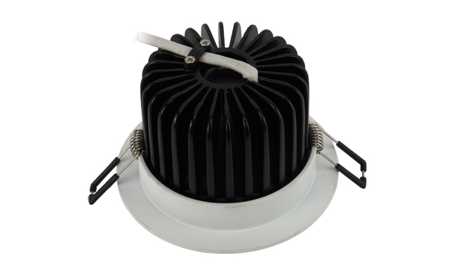 華輝照明專業(yè)LED筒燈廠家,標準的流程與質(zhì)檢程序確保COB筒燈質(zhì)量穩(wěn)定如一。 華輝照明專業(yè)LED筒燈廠家,標準的流程與質(zhì)檢程序確保COB筒燈質(zhì)量穩(wěn)定如一。