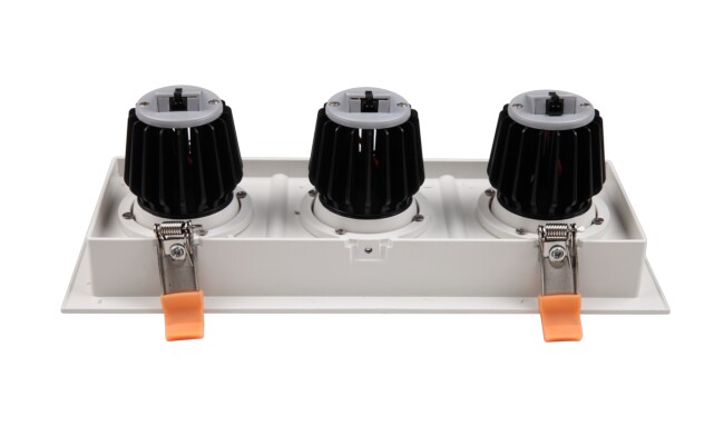 三頭格柵射燈底部