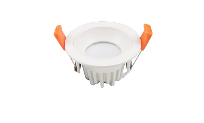 華輝照明LED筒燈驅動為恒流隔離外置驅動，便于安裝維護，與光源板實現完美匹配。