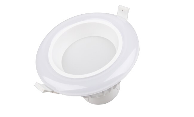 華輝照明專業LED筒燈廠家，標準的流程與質檢程序確保COB筒燈質量穩定如一。