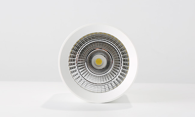 調光明裝筒燈 華輝照明成立于1987年,是一家專業生產LED辦公吊線燈,led面板燈,面板燈廠家,直發光面板燈,側發光面板燈的大型企業。