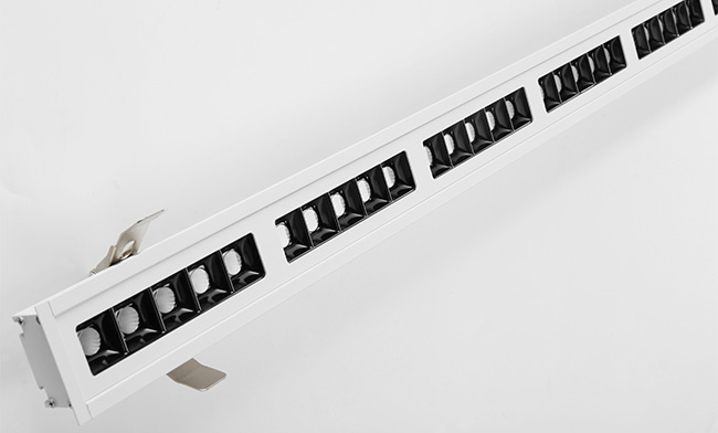 選擇華輝照明LED辦公吊線燈,ed面板燈,面板燈廠家,直發光面板燈，側發光面板燈，造就高端大氣上檔次氛圍。